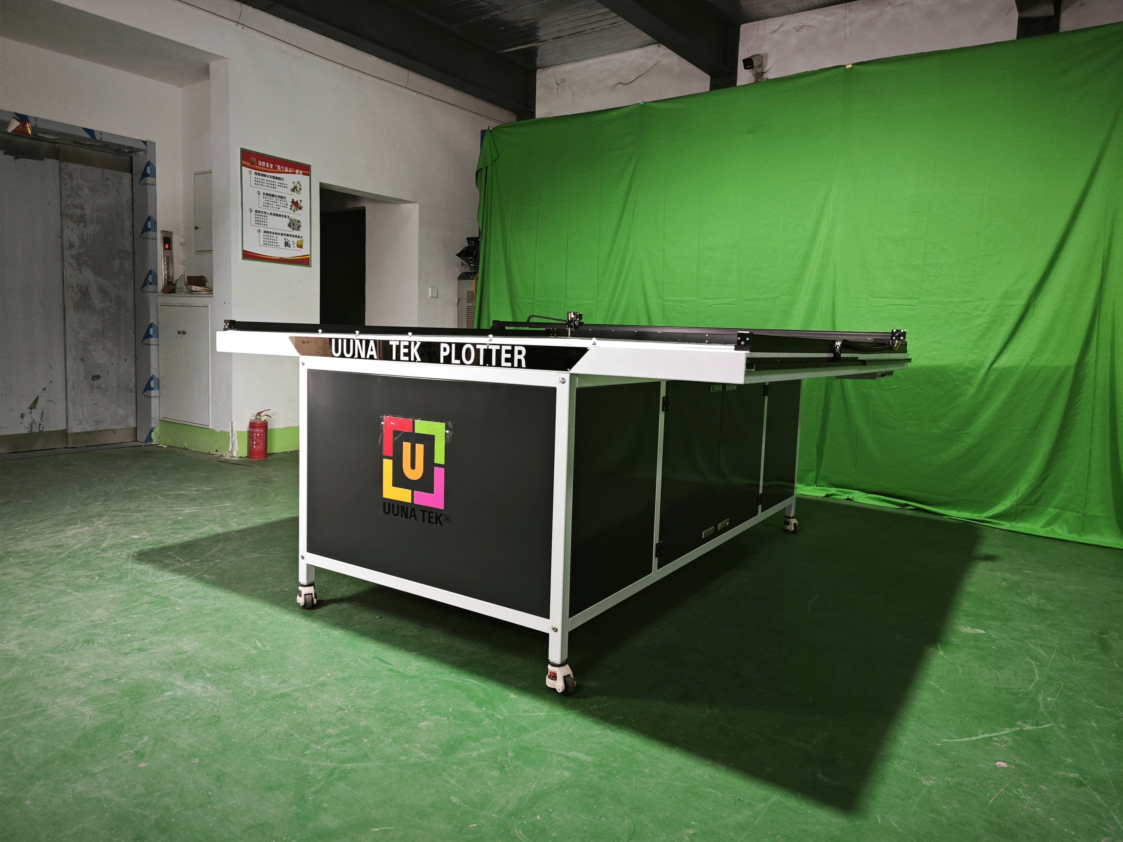 UUNA TEK 3.0 - Robots de Dibujo Plotter de Pluma Todo en Uno de Alta Gama Preensamblados Tamaños 2X1.25M/2X2M/2X4M