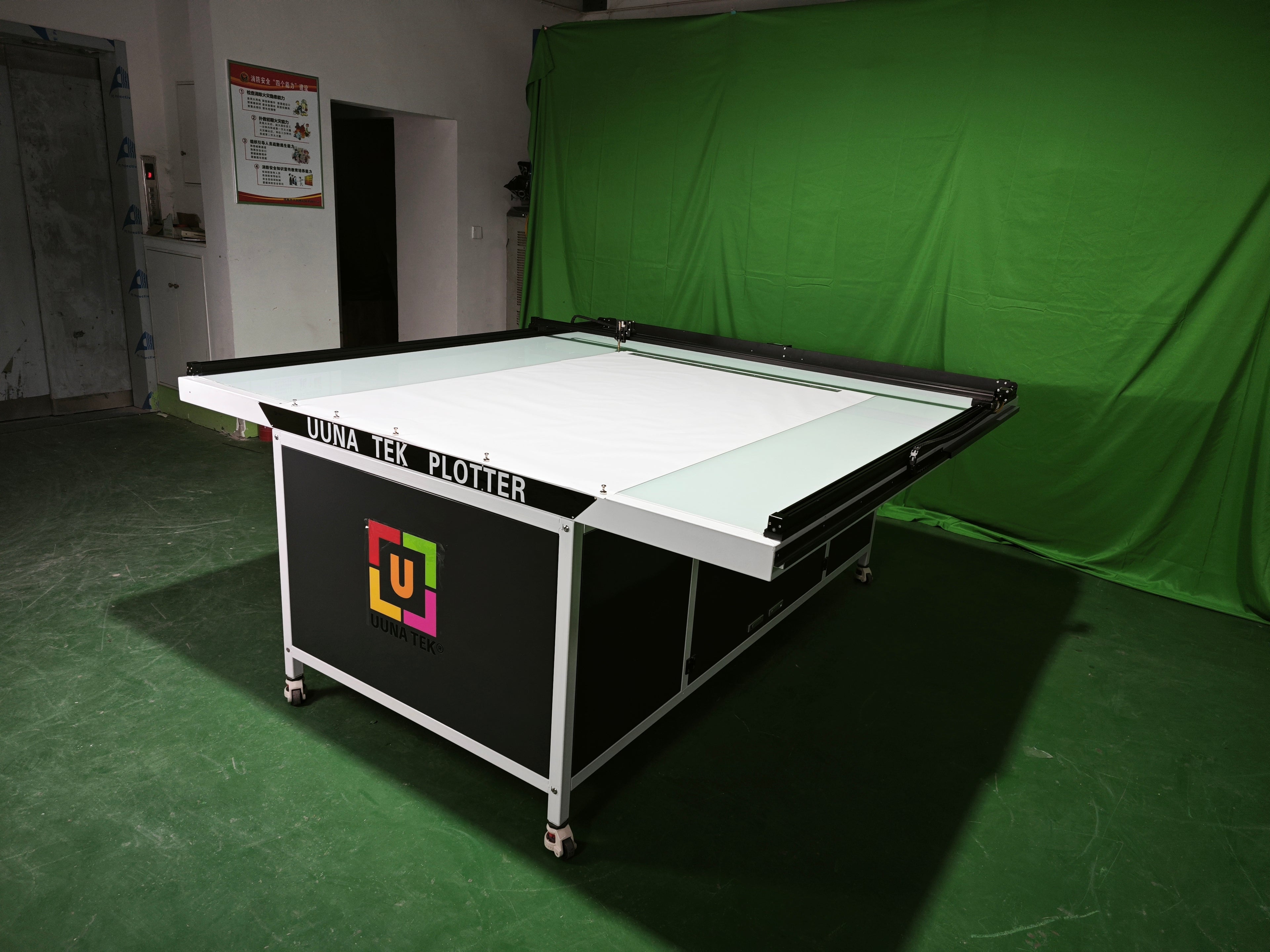 UUNA TEK 3.0 - Robots de Dibujo Plotter de Pluma Todo en Uno de Alta Gama Preensamblados Tamaños 2X1.25M/2X2M/2X4M
